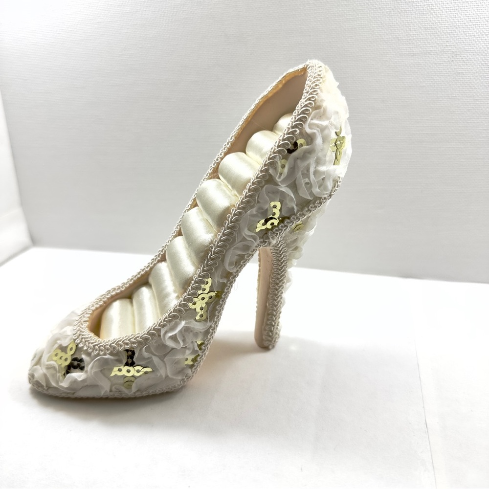 Elegant Cream Sequins High Heel Ring Earrings
Holder Display